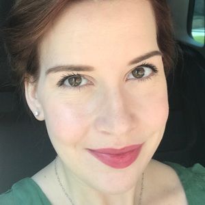 Meet your Posher, Caroline